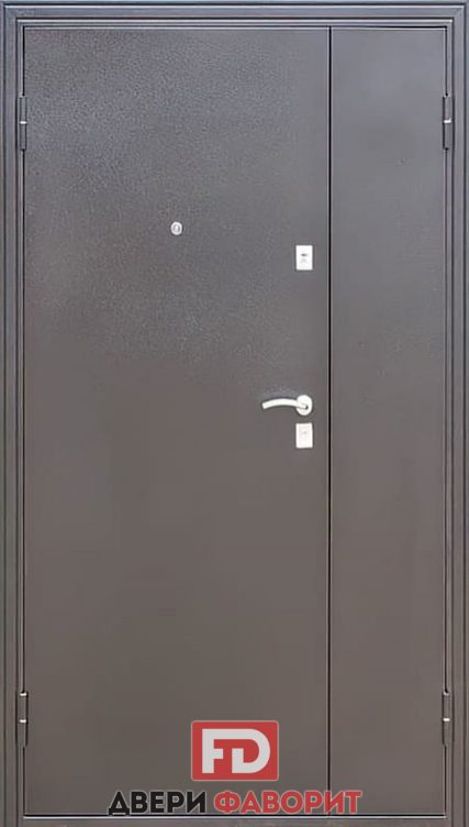 дверь стальная в подъезд отделана цинкогрунтом