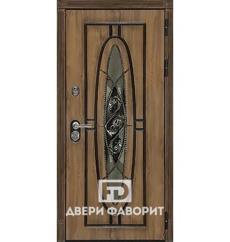 дверь усилена тремя петлями, с ковкой и стеклом